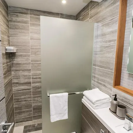 North Bay Retreat アパート スカーバラ